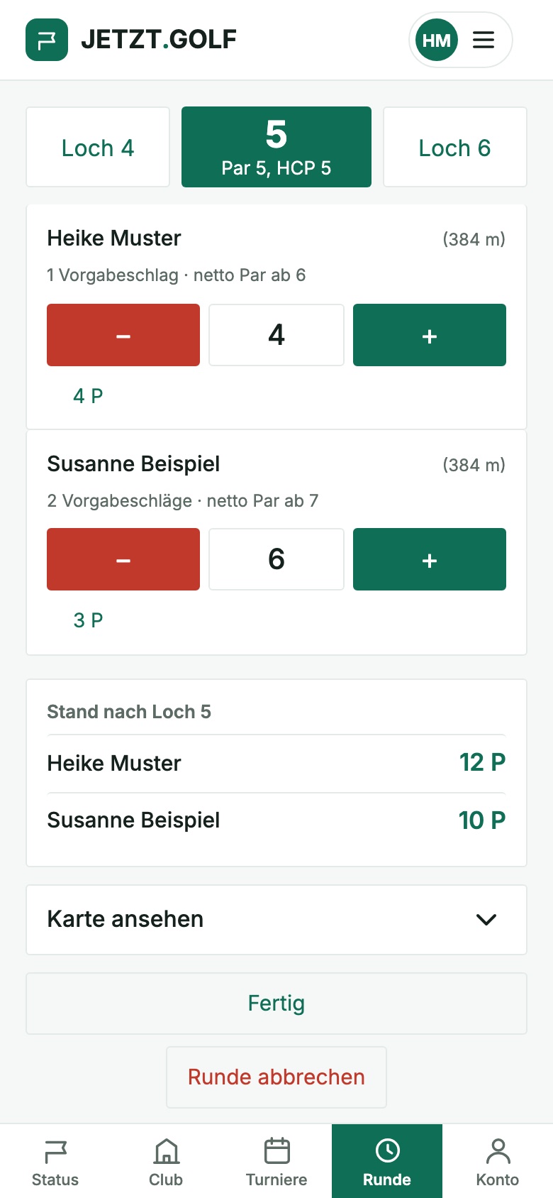 Die Erfassung an Loch 5: Schläge für zwei Spielerinnen, darunter der Stand nach Loch 5