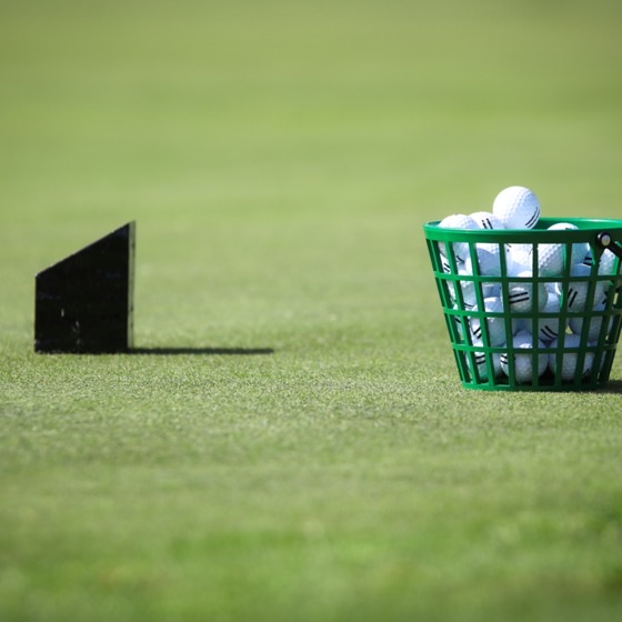 Ballkorb auf der Driving Range